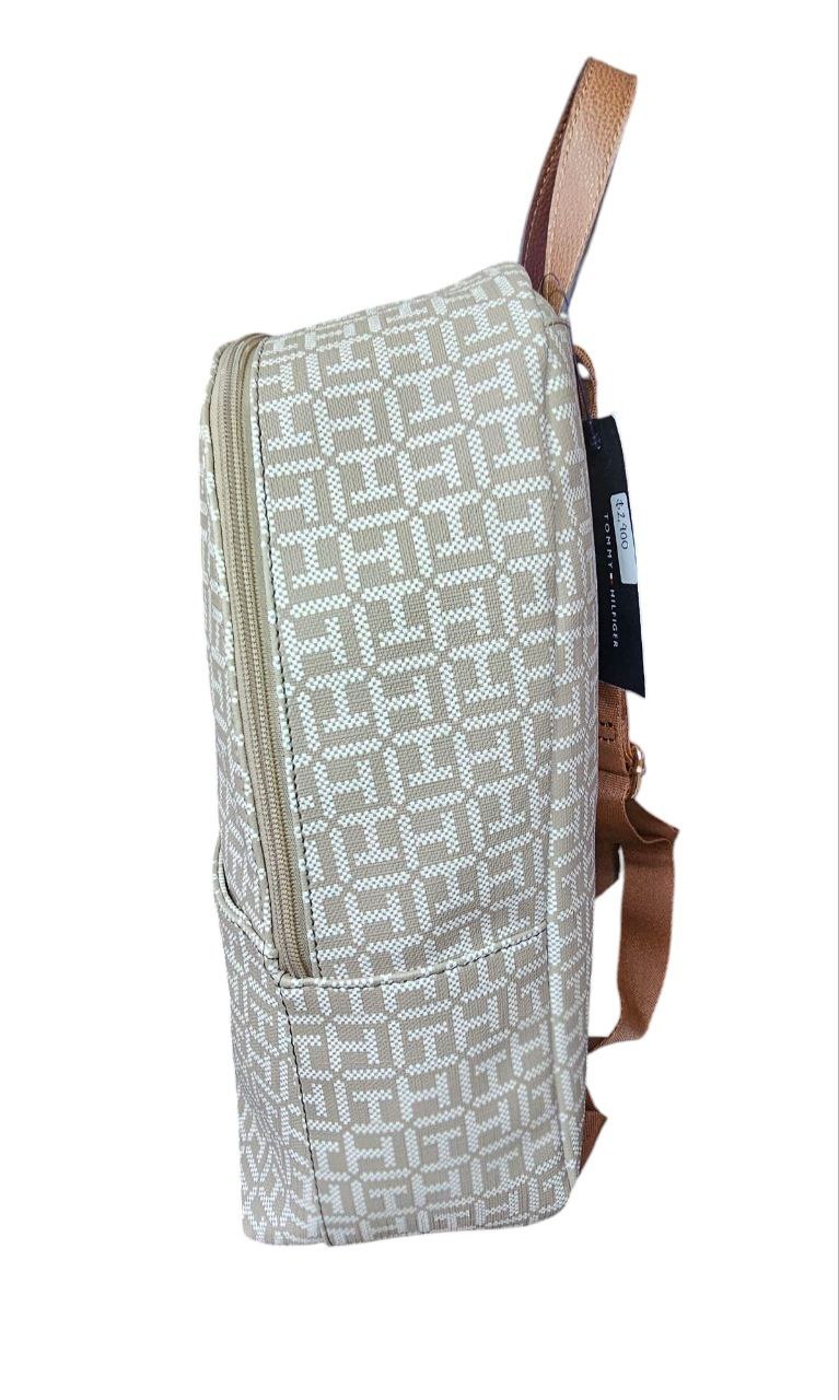 Mochila Tommy Hilfiger 69J8925 270 IZL para Mujer | Beige con Monograma TH