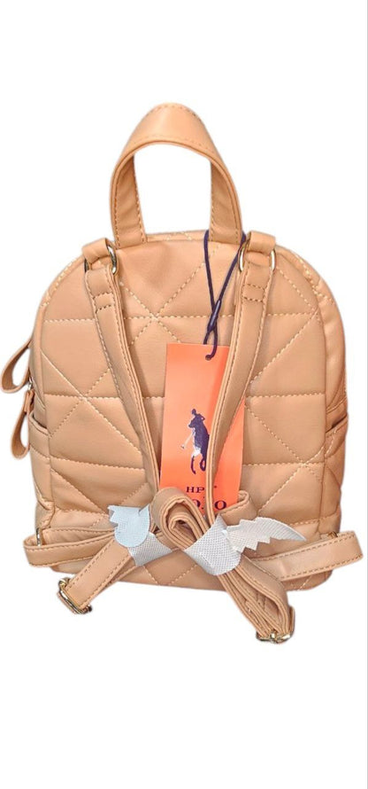 Mochila Elegante HPC Polo para Dama Color Camel – Piel Sintética Acolchada Modelo 974#