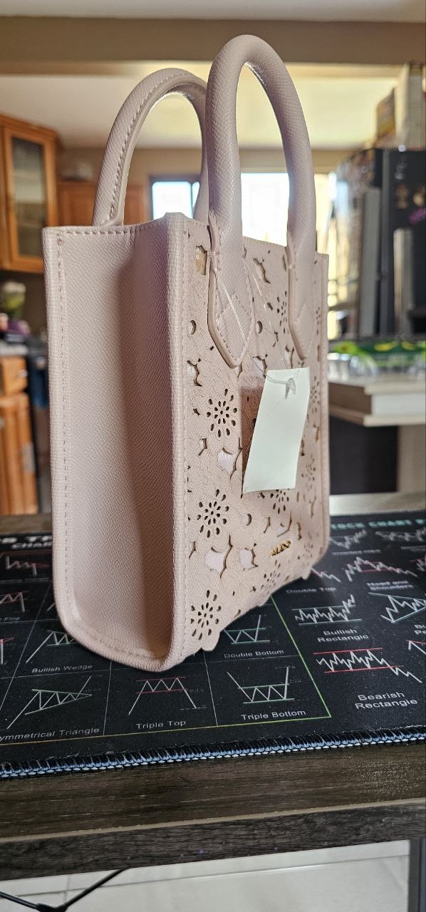 ALDO Crossbody Rosa con Diseño Floral Grabado | Bolso para Mujer