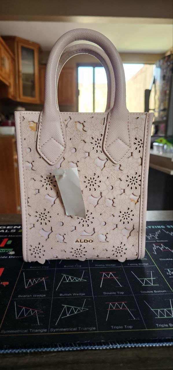 ALDO Crossbody Rosa con Diseño Floral Grabado | Bolso para Mujer