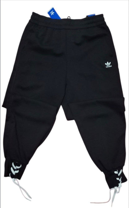 Pants Adidas Cuffed para Mujer – Better Cotton Initiative | Color Negro con Detalles Blancos | Talla M